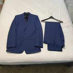 Calvin Klein 42L slim fit Navy Suit